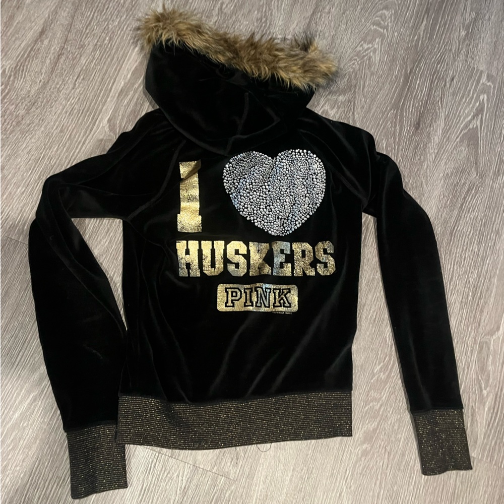 Nebraska Huskers VS Pink black hoodie with fur hood size small